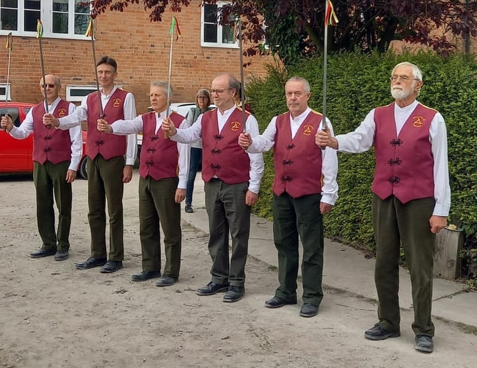 Sullivan's Sword - a Yorkshire longsword dance team, lined up ready to dance